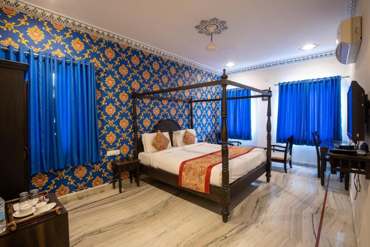 Hotel Royal Pratap Niwas Udaipur Exterior foto