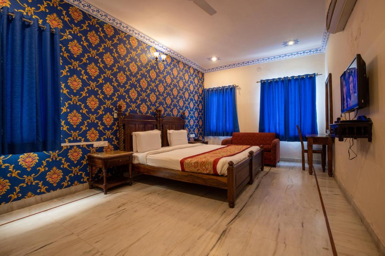 Hotel Royal Pratap Niwas Udaipur Exterior foto