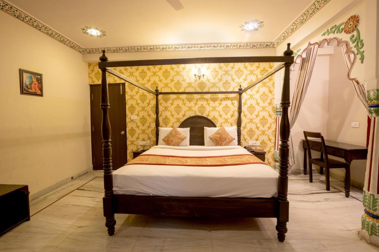 Hotel Royal Pratap Niwas Udaipur Exterior foto