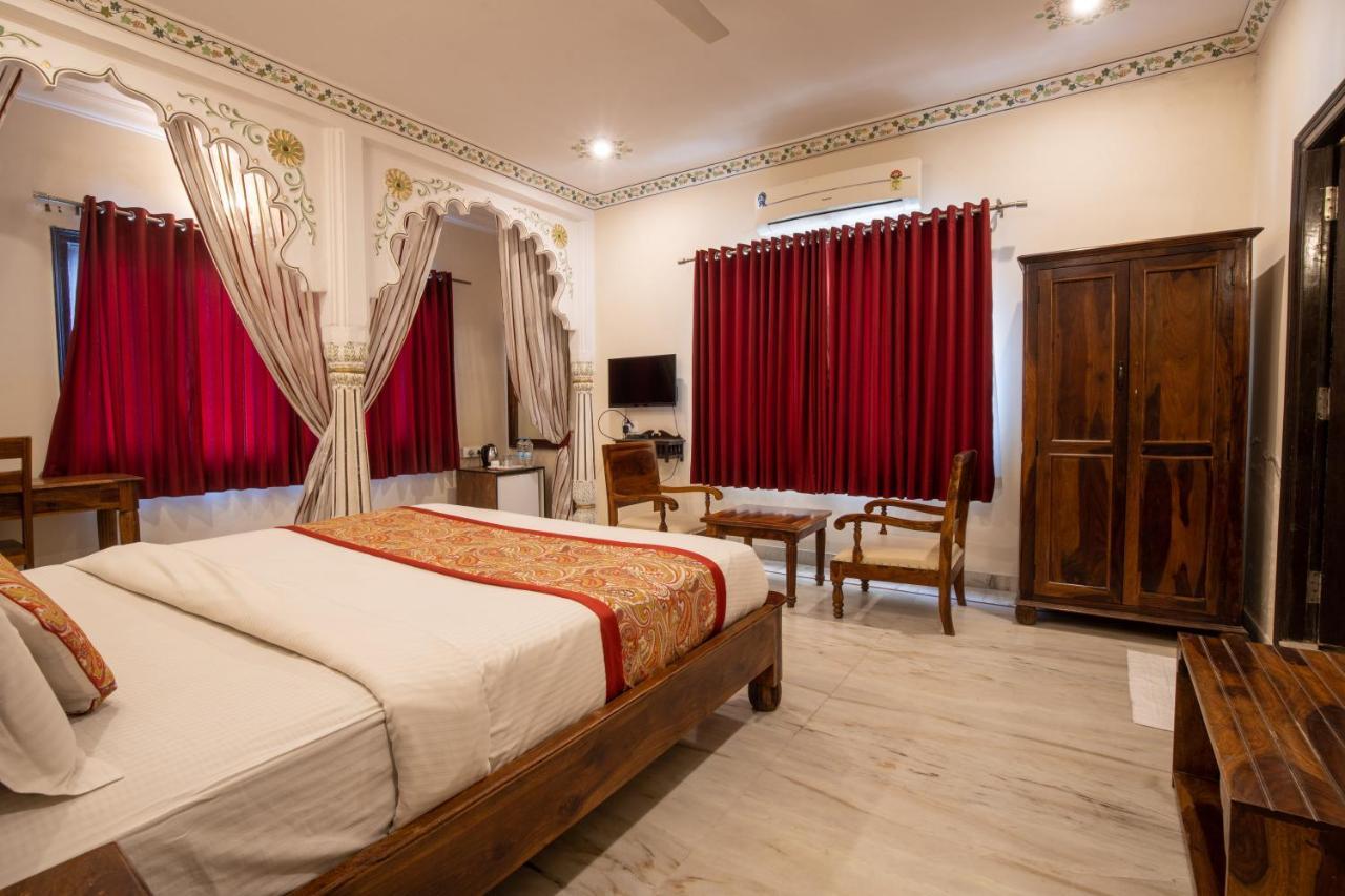 Hotel Royal Pratap Niwas Udaipur Exterior foto