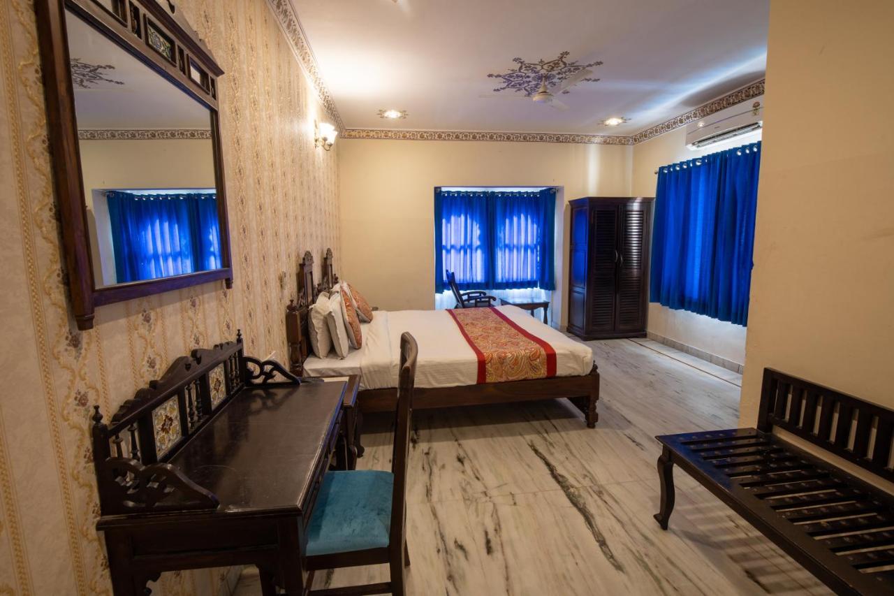 Hotel Royal Pratap Niwas Udaipur Exterior foto